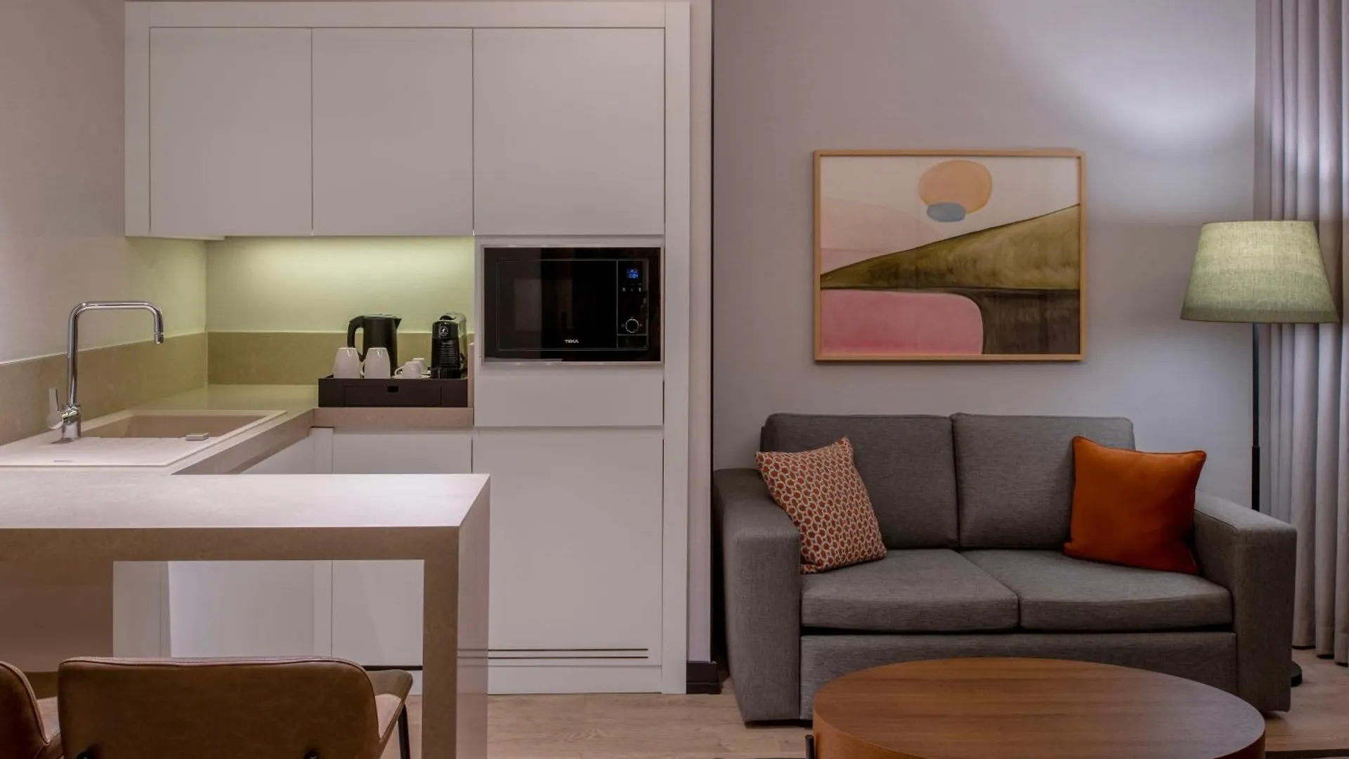 Altunizade Suites Istanbul, Curio Collection By Hilton Istanbul