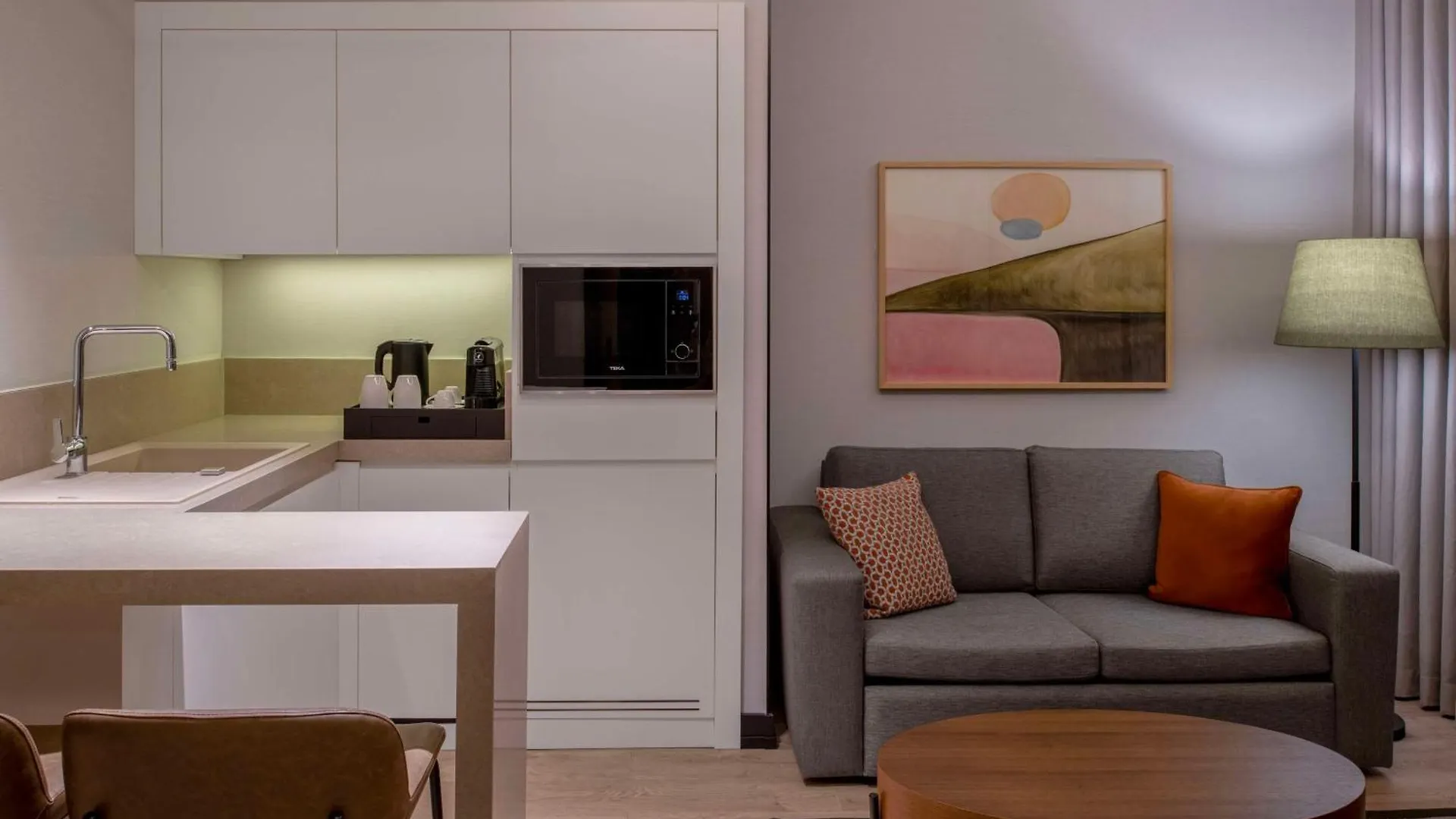 Altunizade Suites Istanbul, Curio Collection By Hilton Hotel Istanbul