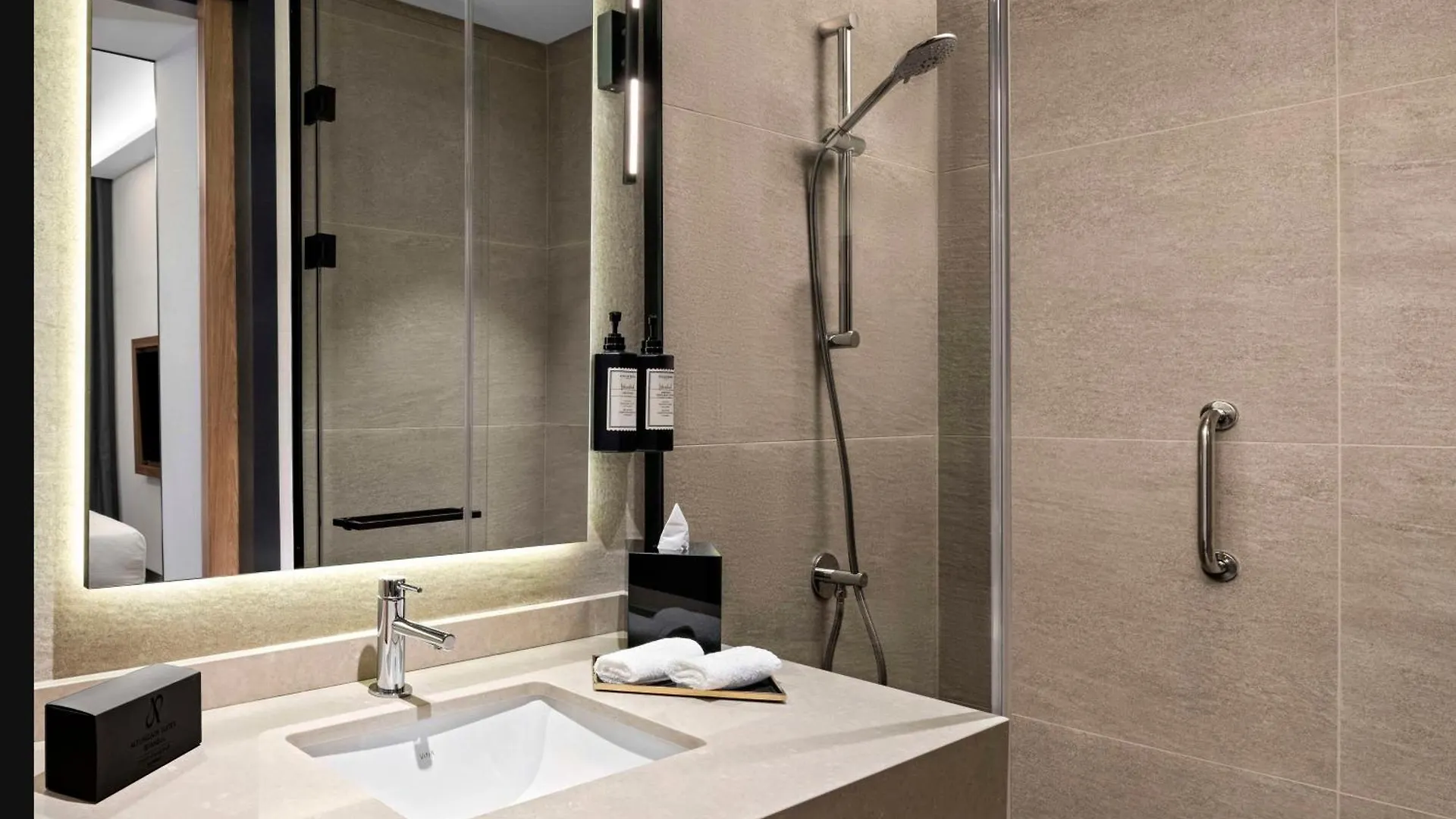 Hotel Altunizade Suites Istanbul, Curio Collection By Hilton