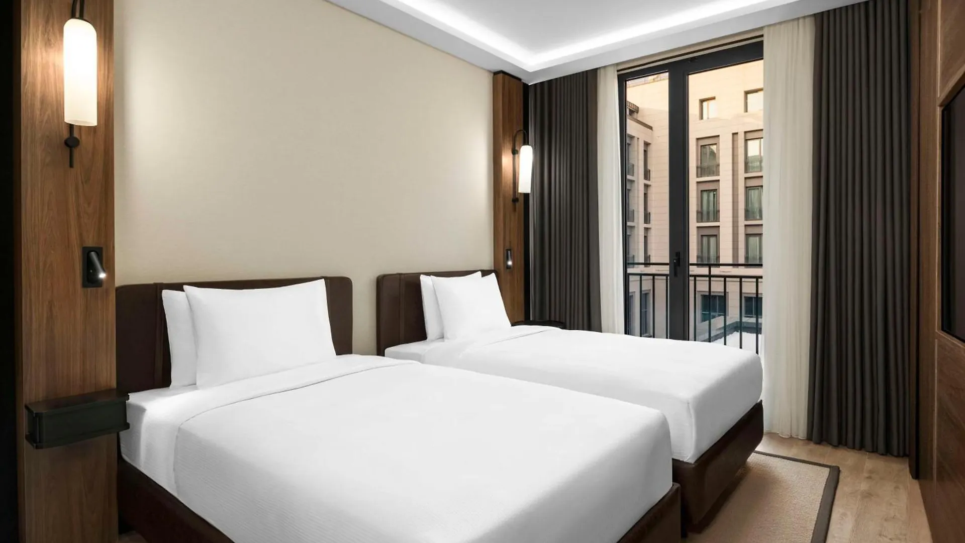 Altunizade Suites Istanbul, Curio Collection By Hilton Hotel